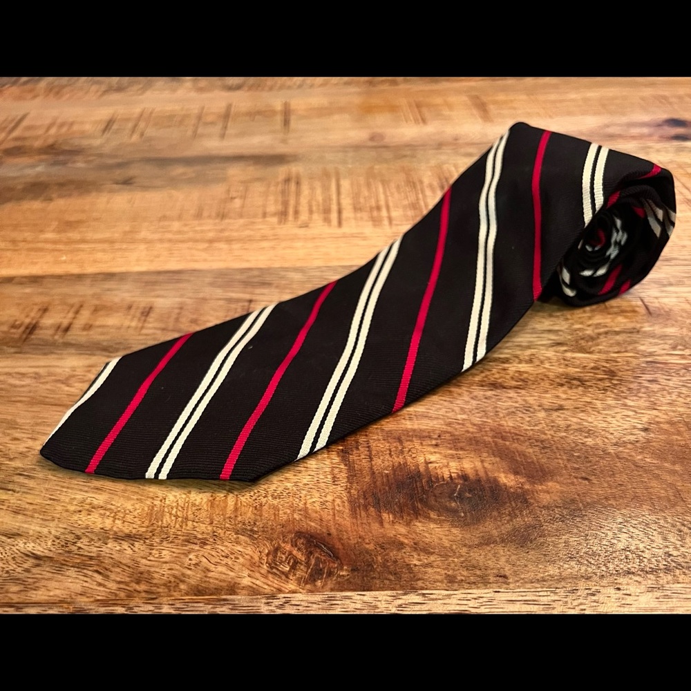 Classic Black Red Striped Silk Tie - Picture 3 of 9